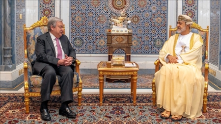 مسقط: غوتيريش يبحث مع سلطان عُمان الوضع اليمني وملف مختطفي الأمم المتحدة لدى الحوثيين