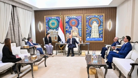 اليمن: العليمي يقول إن إجراءات المجلس الانتقالي "الأحادية" تهدد استقلالية الحكومة