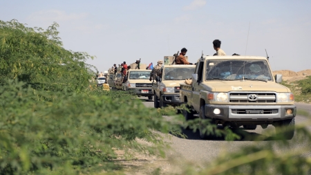 تحليل: تحوّل موازين القوة في جنوب اليمن.. الحوثيون والتنافس الإماراتي–السعودي