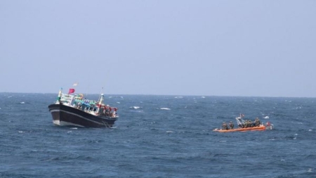 اليمن: خفر السواحل يضبط قارب تهريب قبالة سواحل خليج عدن