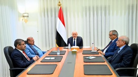 اليمن: العليمي يشيد بموقف مجلس النواب الرافض لتحركات الانتقالي في حضرموت والمهرة