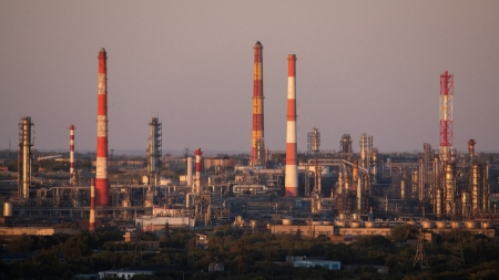 بكين: تراجع واردات الصين النفطية من روسيا وماليزيا في نوفمبر وارتفاعها من الكويت