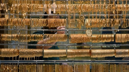 اقتصاد: الذهب والفضة يواصلان الصعود مع استمرار الضبابية السياسية والاقتصادية