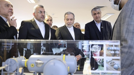 إطار: ماذا نعرف عن "محادثات الفرصة الأخيرة" في مسقط بين الولايات المتحدة وإيران؟