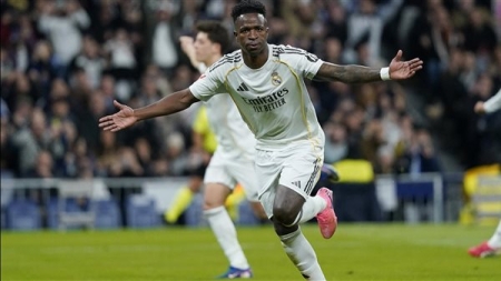 رياضة: ريال مدريد يكتسح سوسيداد برباعية في الدوري الإسباني