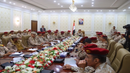 اليمن: وزير الدفاع يوجه بإنهاء "الازدواجية" وتوحيد بيانات الجيش