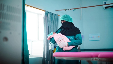 اليمن: صندوق الأمم المتحدة للسكان يدعم أكثر من 107 آلاف ولادة آمنة منذ مطلع 2025