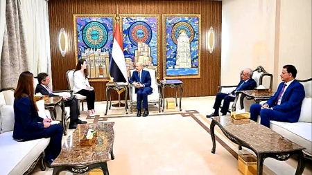 اليمن: رئيس مجلس القيادة يشيد بالتعاون مع واشنطن في مكافحة الإرهاب وردع نفوذ إيران