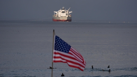 اقتصاد: أسعار نفط الخليج الأمريكي تبلغ أعلى مستوى لها منذ عام 2020 بسبب الحرب مع إيران