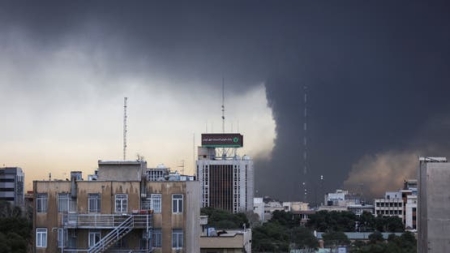 طهران: نفط ايران يشتعل.. والحرس الثوري يتوعد بالاستمرار في الحرب 6 أشهر