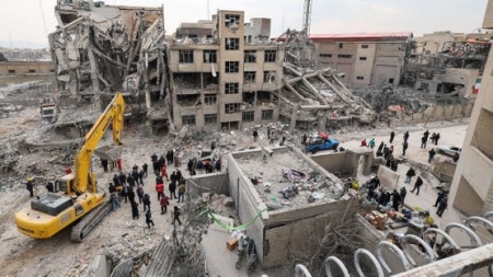 طهران: انفجارات تهز إيران.. والجيش الإسرائيلي يضرب شيراز والأهواز