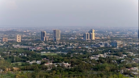 واشنطن: لماذا تُعد باكستان مكانًا جيّدًا لمفاوضات أمريكا وإيران؟