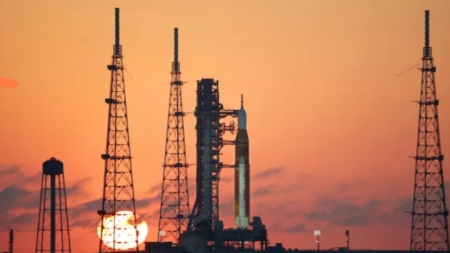 منوعات: ناسا تبدأ العد العكسي لإطلاق مهمة “أرتيميس 2” القمرية