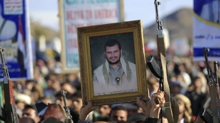 اليمن: الحوثيون يلوّحون بإغلاق باب المندب إذا انخرطت دول خليجية في الحرب