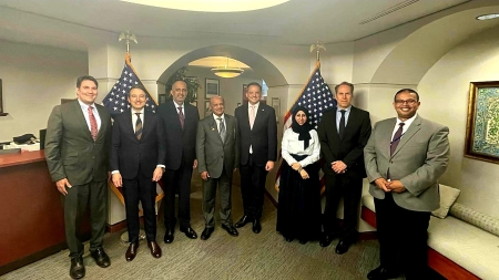 واشنطن: وفد يمني يبحث مع مسؤول أمريكي دعم الاقتصاد وإصلاح المؤسسات خلال اجتماعات الربيع