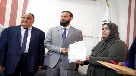 اليمن: محافظ أبين يقدم إقرار ذمته المالية في خطوة هي الأولى لمسؤول حكومي منذ 2018