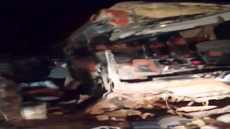اليمن: عشرات القتلى والجرحى في تصادم حافلة مغتربين وشاحنة بمحافظة حضرموت