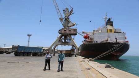 اليمن: موانئ الحوثيين تستقبل 2.5 مليون طن من الوقود والغذاء في الثلث الأول للعام الجاري