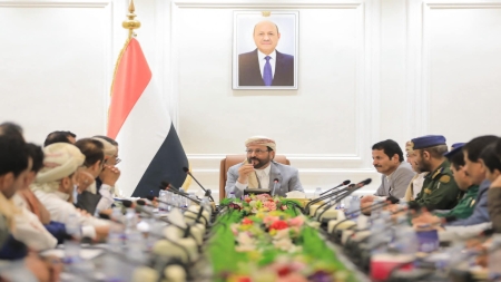 اليمن: العرادة يبحث تحديات البنية التحتية في مأرب وسط استمرار تدفق النازحين