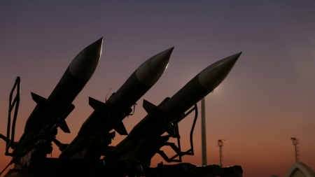 طهران: الحرس الثوري "الرد على قصف مجمع البتروكيماويات بهجوم على آخر مماثل في حيفا"