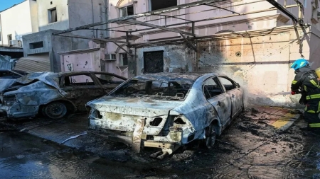 المنامة: إصابة طفلة واحتراق مركبات وتضرر منازل جراء هجمات إيرانية