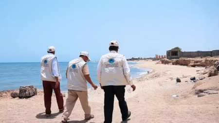 اليمن: فريق حكومي يجري مسحاً ميدانياً لتقييم الأضرار البيئية لغرق ناقلة "روبيمار" في سواحل الحديدة