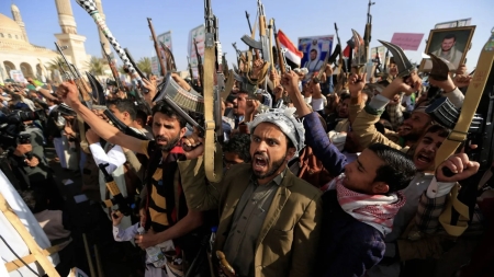 اليمن: الحوثيون يتحدون العقوبات الدولية ويهددون بتوسيع التصعيد عقب رحلة ايرانية الى صنعاء