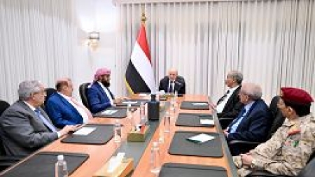 اليمن: مجلس الدفاع الوطني يؤكد منع الرحلات الأجنبية غير المصرح بها ويقر إجراءات شاملة لحماية السيادة