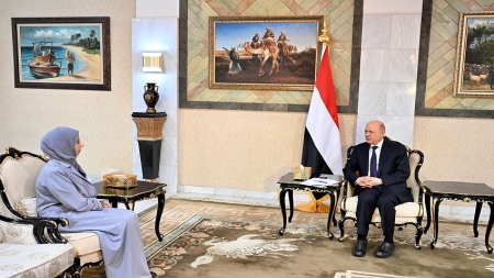 اليمن: الزوبة تؤدي اليمين كأول وزيرة للخارجية والعليمي يحدد أولويات الدبلوماسية