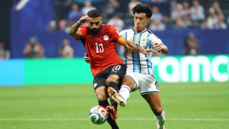 رياضة: محمد صلاح يصل إلى تركيا للتوقيع مع طرابزون سبور