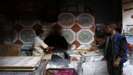 اقتصاد: انهيار منظومة دعم الفقراء في اليمن... وتهاوي المساعدات الخارجية
