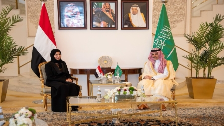 الرياض: وزيرة الخارجية اليمنية تبحث مع نظيرها السعودي التصعيد الحوثي وأمن البحر الأحمر