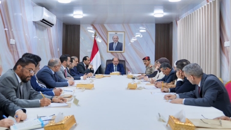 اليمن: الحكومة تقر إجراءات لمواجهة التصعيد الحوثي وتأمين النازحين