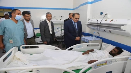 اليمن: وزير الصحة يوجه برفع جاهزية المستشفيات وتعزيز مخزونات الطوارئ والدم