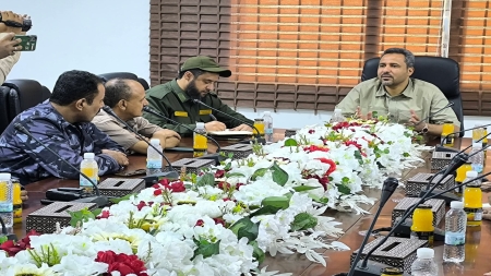 اليمن: محافظ لحج يترأس اجتماعاً أمنياً لمواجهة التصعيد الحوثي واستيعاب النازحين