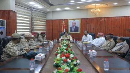 اليمن: لجنة من وزارة الدفاع تقيم الأوضاع العسكرية بمحور الغيضة