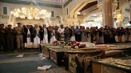 اليمن: الحوثيون يشيّعون 17 من عناصرهم بينهم 12 من حملة الرتب العسكرية