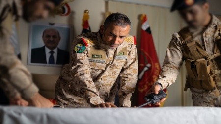 اليمن: رئيس الأركان يؤكد استمرار عملية "فجر اليمن" حتى استعادة العاصمة صنعاء