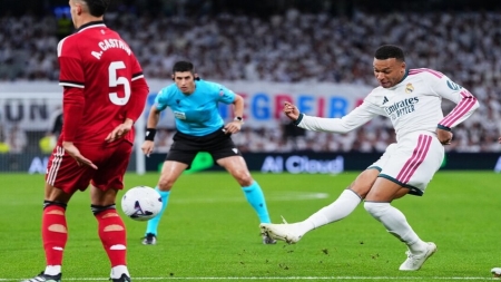 رياضة: ريال مدريد يتخطى إشبيلية برباعية ويصعد إلى المركز الثالث في ترتيب "الليغا"