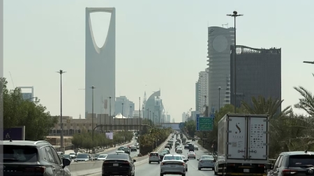 الرياض: السعودية تعترض مسيرات وصواريخ مع استمرار القتال مع الحوثيين