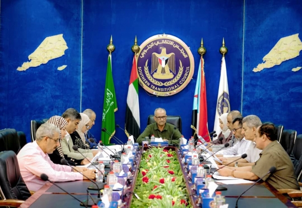 اليمن: المجلس الانتقالي، يتهم تحالف القوات الحكومية بمحافظة ابين، بإعادة نشر وحدات عسكرية 