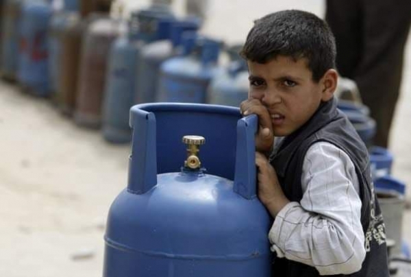 اليمن: شركة الغاز التابعة للحوثيين تعلن وقف تموين محطات السيارات والحكومة المعترف بها تحدد سعرا جديدا 