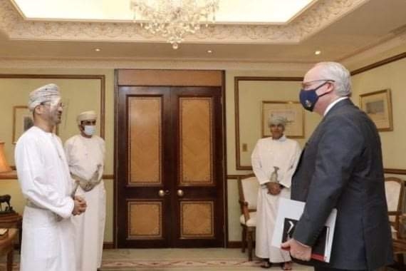 مسقط: وزير الخارجية العماني يدعو لوقف إطلاق النار في اليمن والتحالف يدمر مسيرة للحوثيين جنوبي السعودية