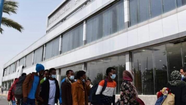 اليمن:اجلاء مهاجرين افارقة عبر مطار صنعاء