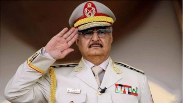 ليبيا: حفتر يعلق مهامه العسكرية تمهيدا لترشح مرجح للانتخابات بموجب قانون مثير للاستياء