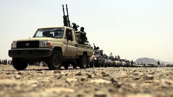 اليمن: القوات الحكومية تسيطر على قاعدة العلم لكن مصير النخبة واسلحتها الثقيلة مايزال غامضا
