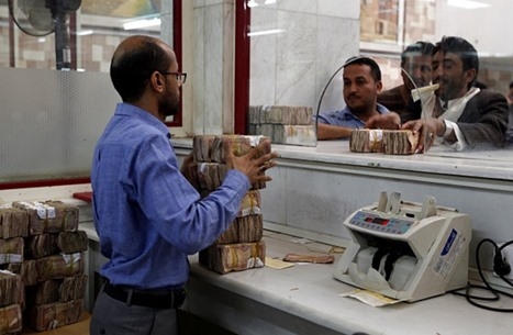رويترز: الدولار عند 1700 ريالا يمنيا وسط تحذيرات من ثورة جياع