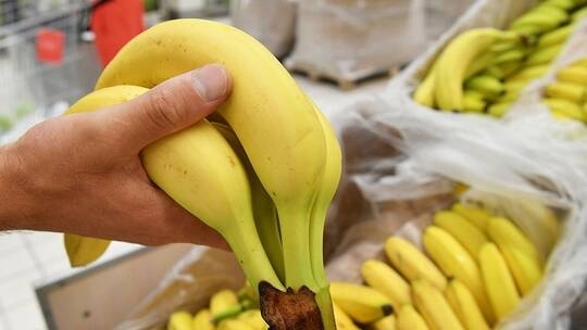 صحة: تناول الموز قد يشكل خطورة لبعض مرضى الجهاز الهضمي