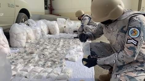 الرياض: السلطات السعودية تضبط 35 شخصا بينهم يمنيون بتهمة تهريب المخدرات