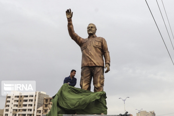 طهران: توقيف شخص على خلفية إضرام النار في تمثال لسليماني بجنوب غرب إيران